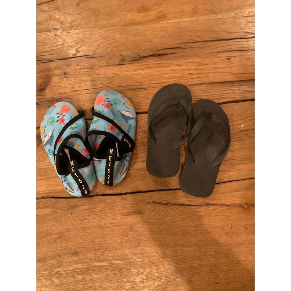 Kids boys child size 10 summer shoes swim sock flipflop bundle